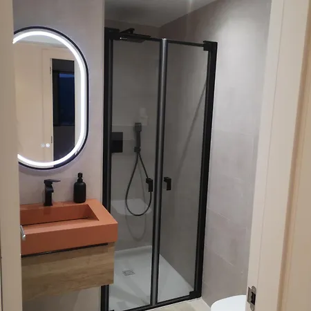 Laramar Apartment *
